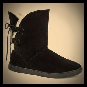 NWOT - Shazi Short Cozy Boots